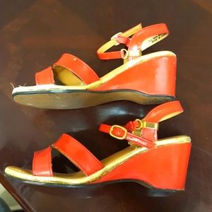 vtg fire orange sandals
